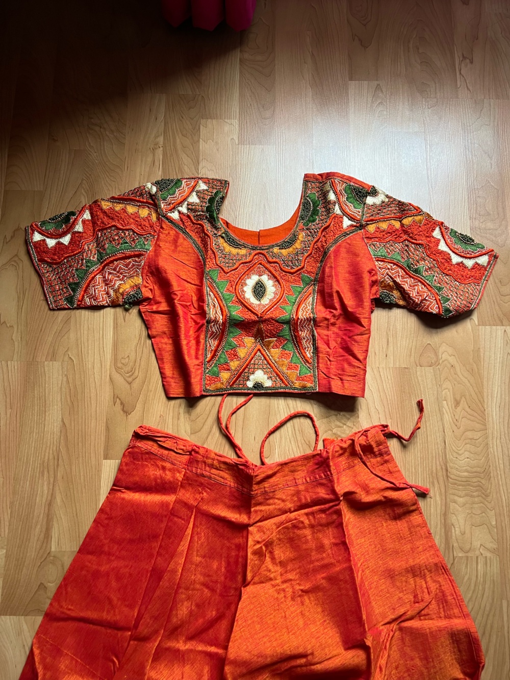 Indian set - Picture 2 of 3